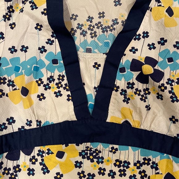 CHEROKEE STUDIO two scrub tops size small - Picture 7 of 8